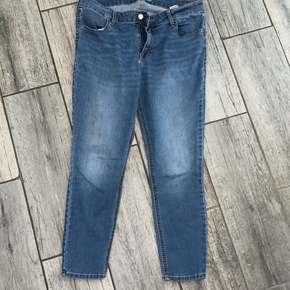 Old Navy super skinny ankle jeans, size 10 short - Picture 3 of 6